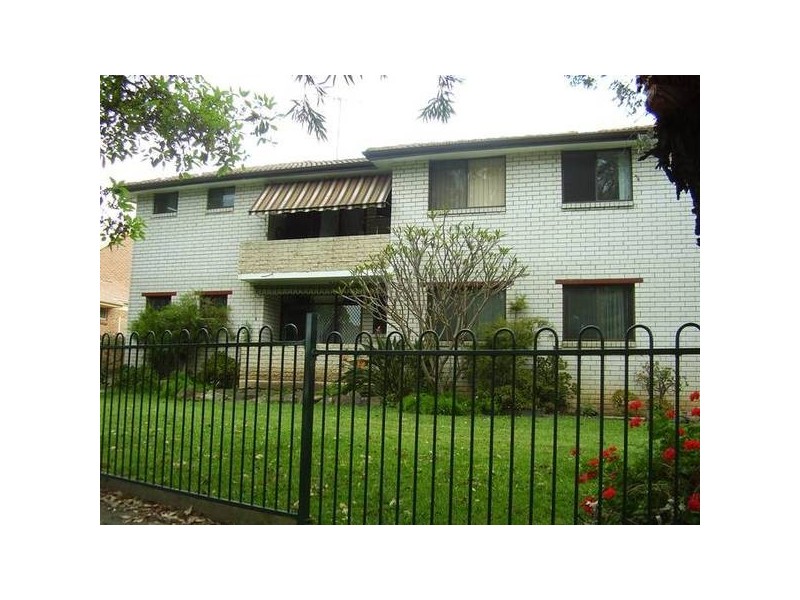 4/8 Edwin St, Regents Park NSW 2143