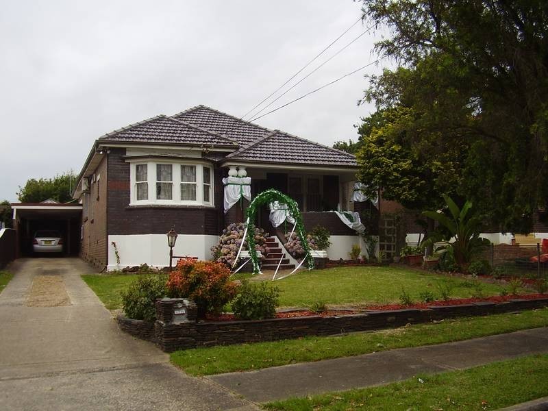 99 Dennis St, Lakemba NSW 2195