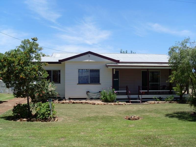 6 Knox Street, Dalby QLD 4405