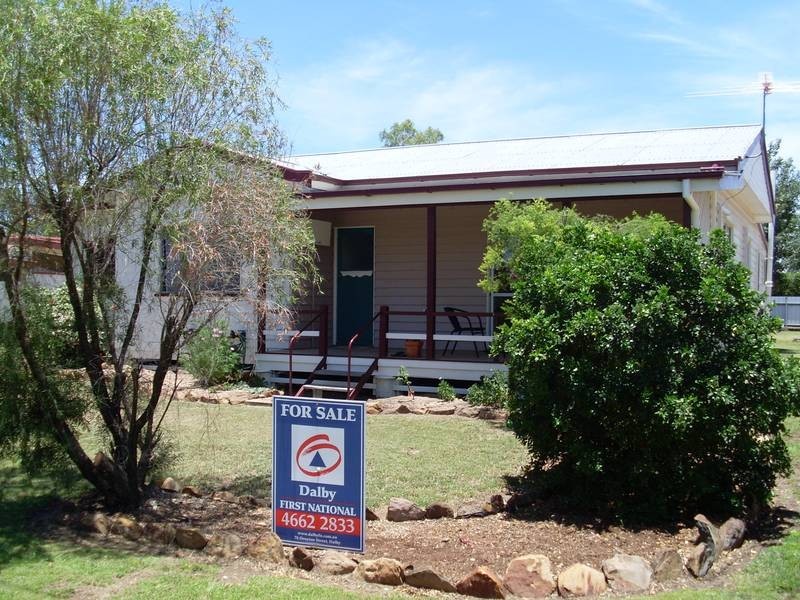 6 Knox Street, Dalby QLD 4405