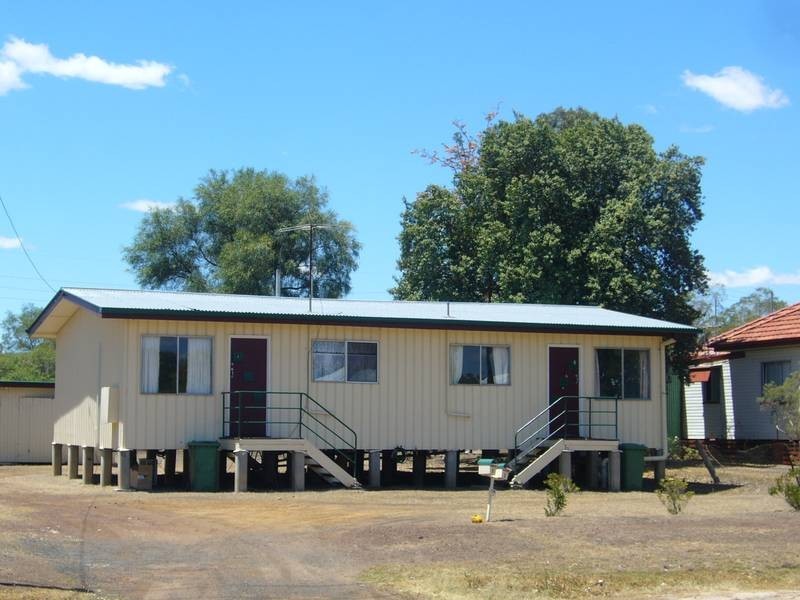 1/13 Scarlet St, Dalby QLD 4405