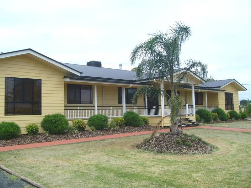 6 Henderson Street, Dalby QLD 4405