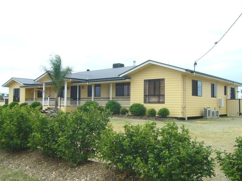 6 Henderson Street, Dalby QLD 4405