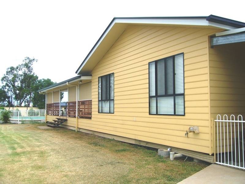 6 Henderson Street, Dalby QLD 4405