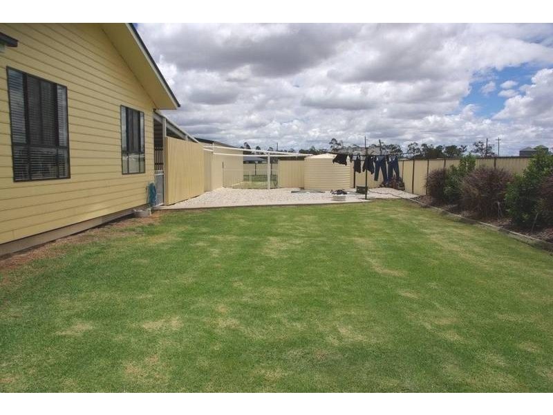 6 Henderson Street, Dalby QLD 4405