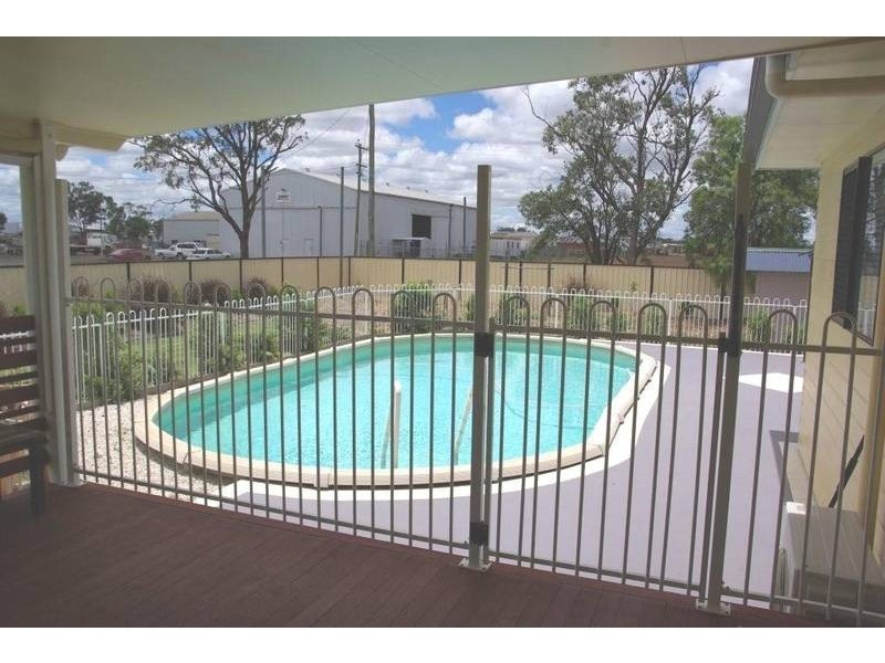 6 Henderson Street, Dalby QLD 4405