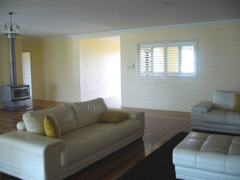 6 Henderson Street, Dalby QLD 4405