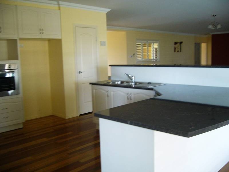 6 Henderson Street, Dalby QLD 4405