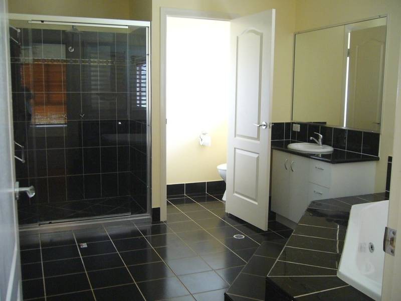 6 Henderson Street, Dalby QLD 4405