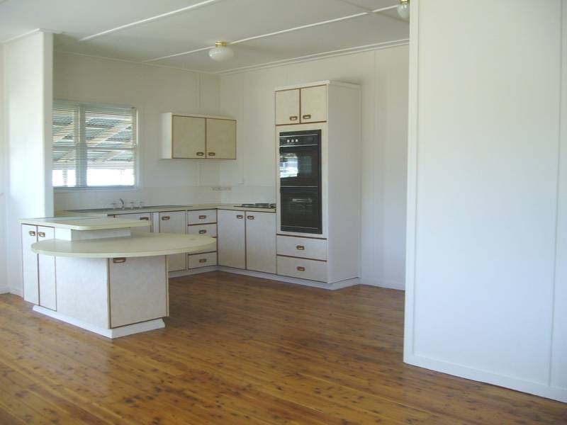 12 Dennis Street, Bell QLD 4408