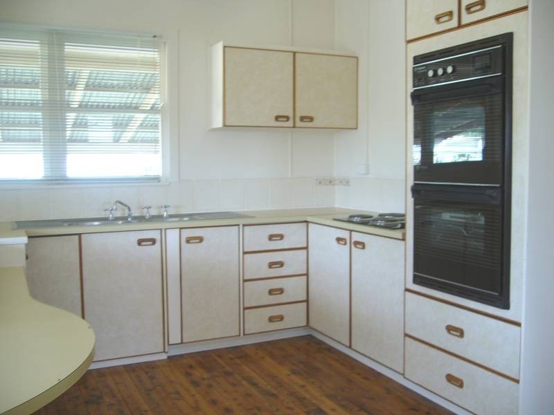 12 Dennis Street, Bell QLD 4408