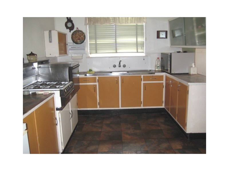 17 Swan Street, Dalby QLD 4405