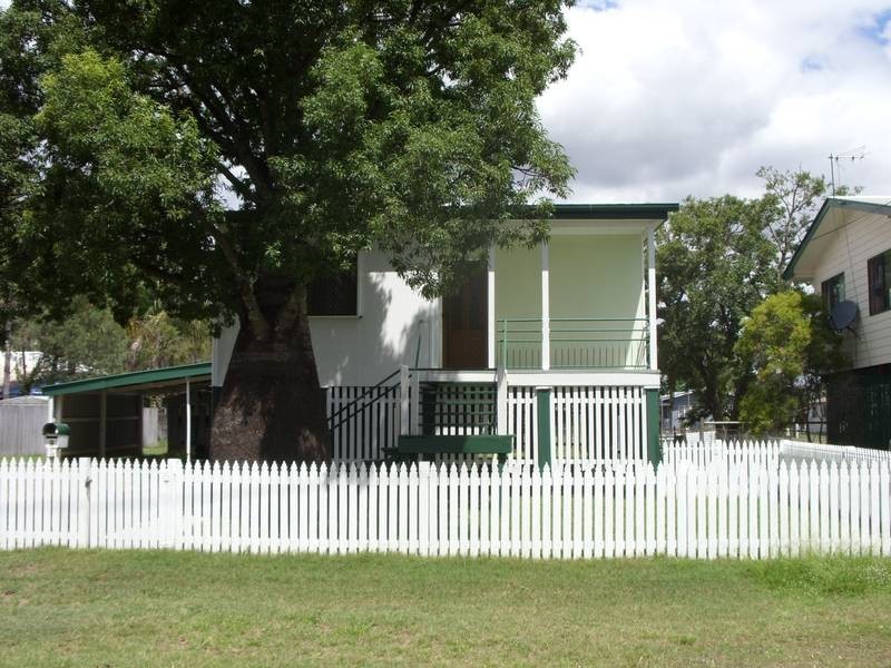 9 Amos Street, Dalby QLD 4405