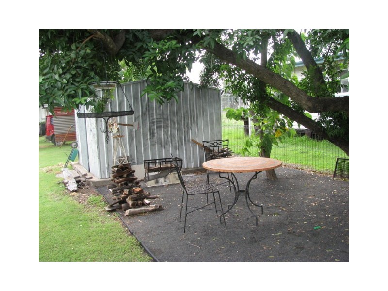 1 Knowles St, Dalby QLD 4405