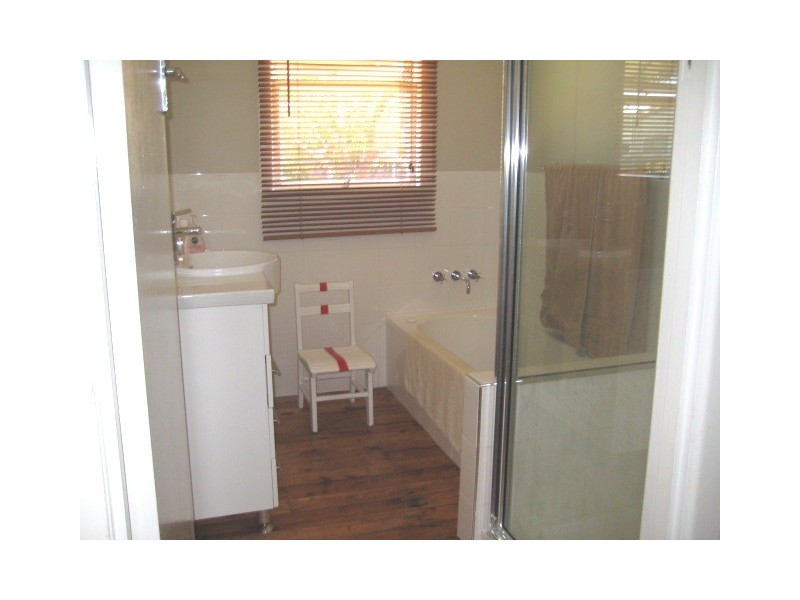 1 Knowles St, Dalby QLD 4405