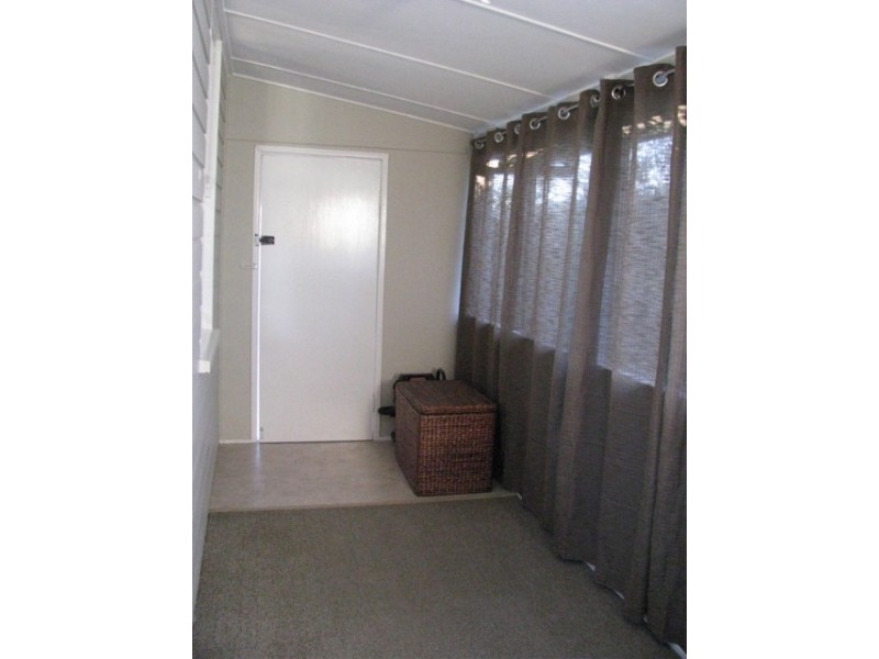 1 Knowles St, Dalby QLD 4405