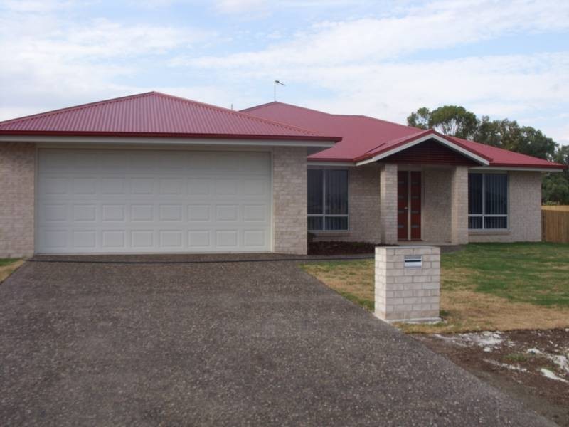 12 Glen Eagles Dr, Dalby QLD 4405