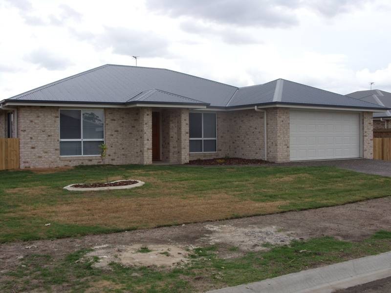 32 Glen Eagles Dr, Dalby QLD 4405