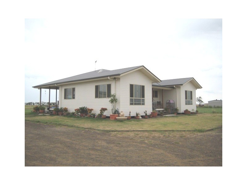 148 Sandalwood Ave East, Dalby QLD 4405