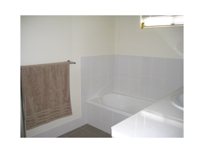 148 Sandalwood Ave East, Dalby QLD 4405