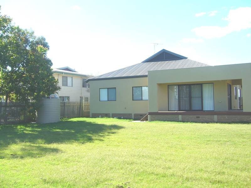 1 Leichardt Av, Dalby QLD 4405