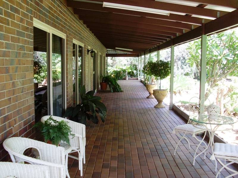 54 Chelldan Ave, Dalby QLD 4405