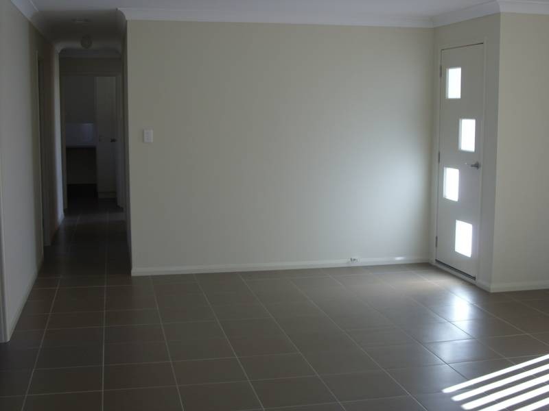 4 Charlthom Place, Dalby QLD 4405
