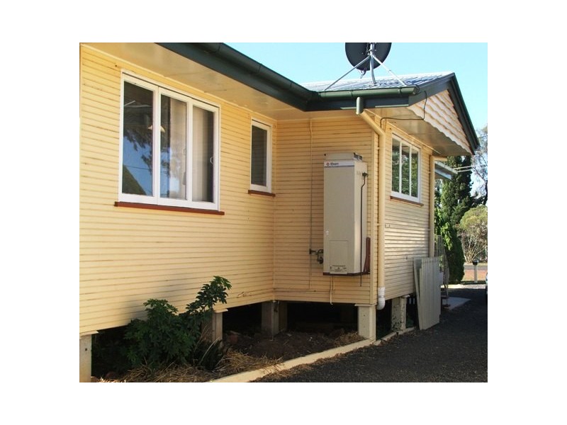 54 Drury Street, Dalby QLD 4405