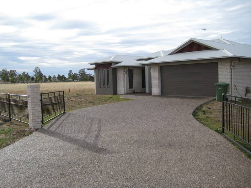 100 Winton Street, Dalby QLD 4405