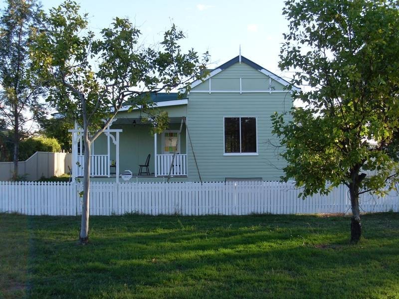 2 Dunmall Street, Dalby QLD 4405