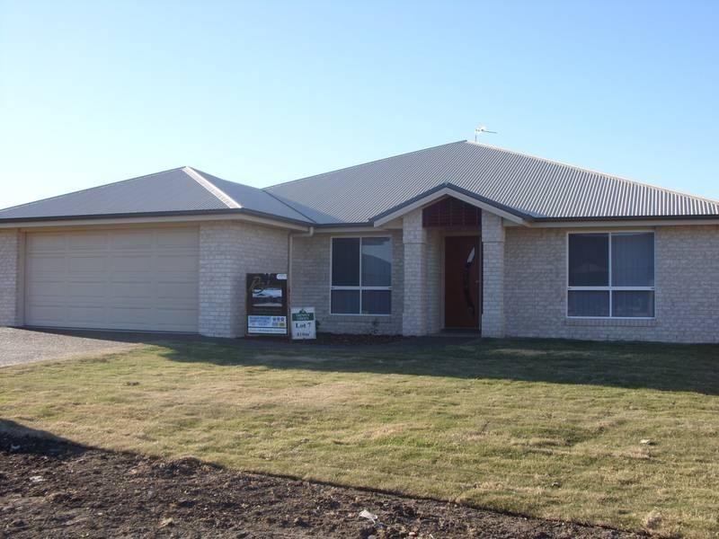 16 Glen Eagles Drive, Dalby QLD 4405