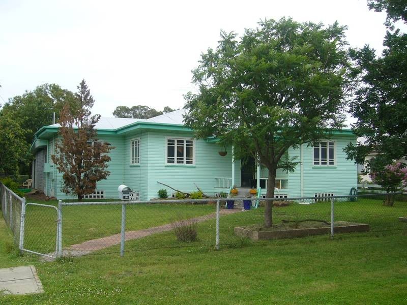 10 Wood St, Dalby QLD 4405