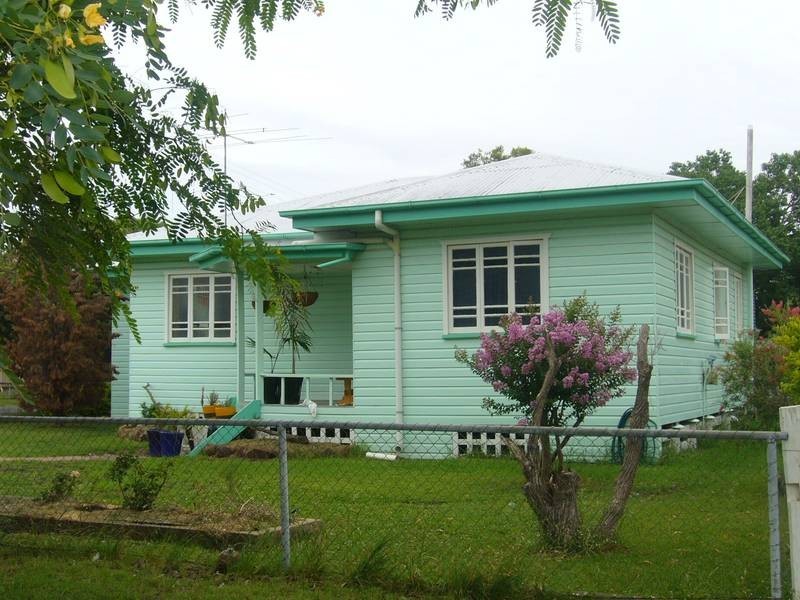 10 Wood St, Dalby QLD 4405