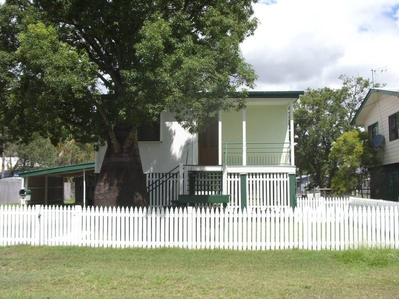 9 Amos Street, Dalby QLD 4405
