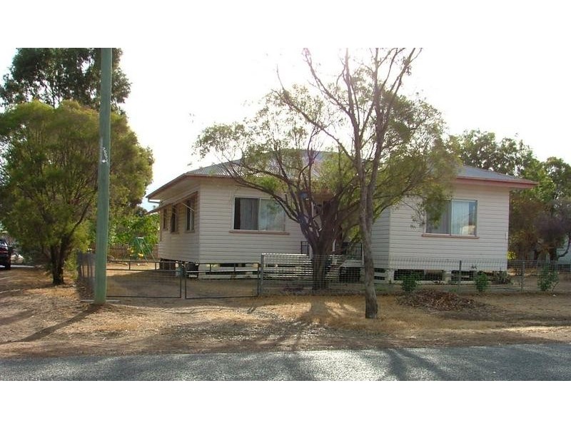 1 Lloyd Street, Dalby QLD 4405