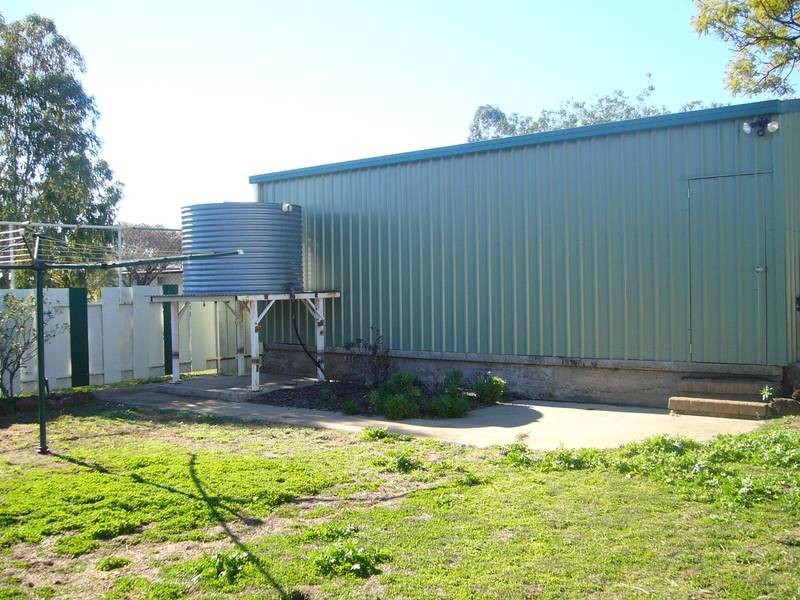 93 Edwards St, Dalby QLD 4405