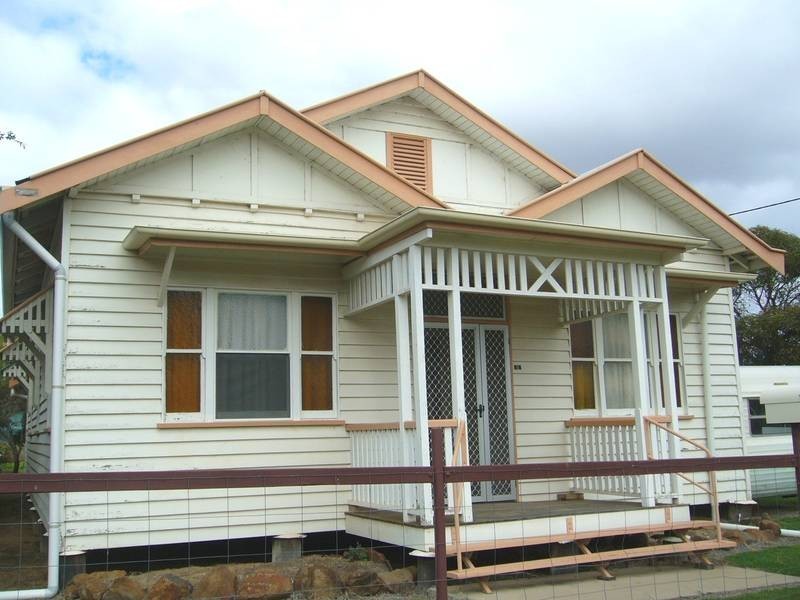 12 George Street, Jandowae QLD 4410