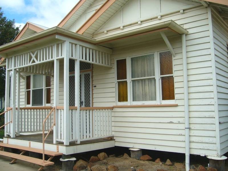 12 George Street, Jandowae QLD 4410