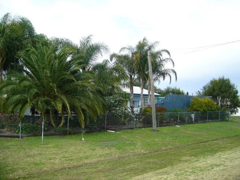 2 Peels Place, Dalby QLD 4405