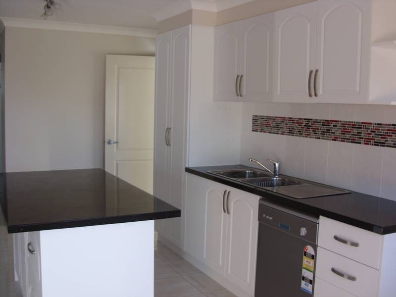 4/122 Edward St, Dalby QLD 4405