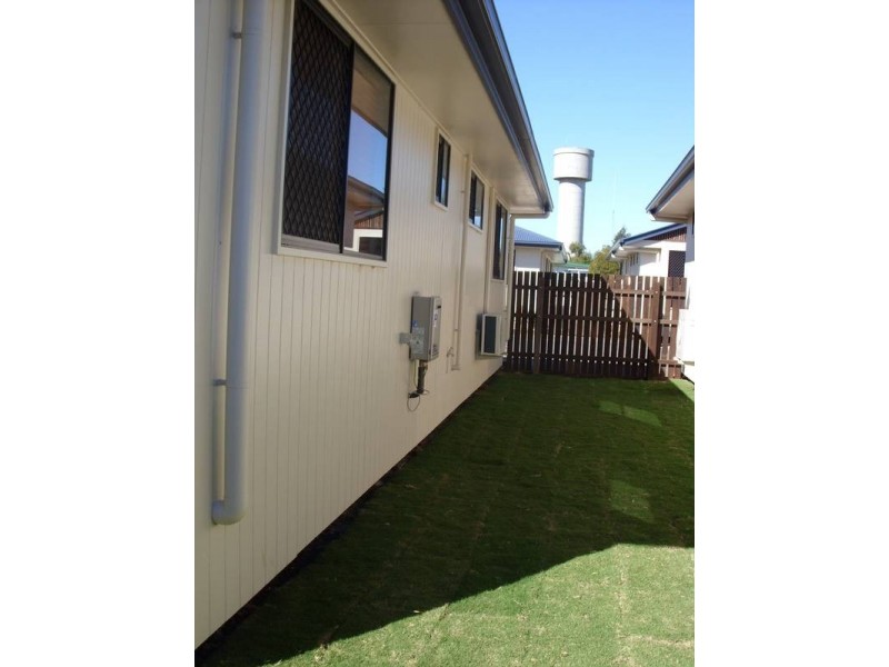 4/122 Edward St, Dalby QLD 4405