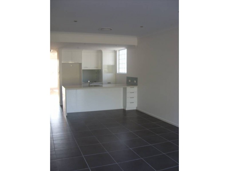 8/76 Pratten St, Dalby QLD 4405