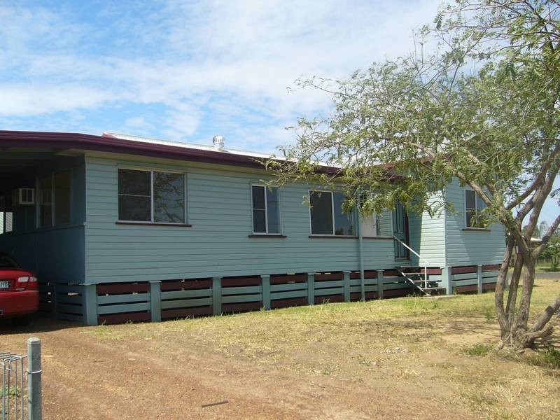 102 Orpen Street, Dalby QLD 4405
