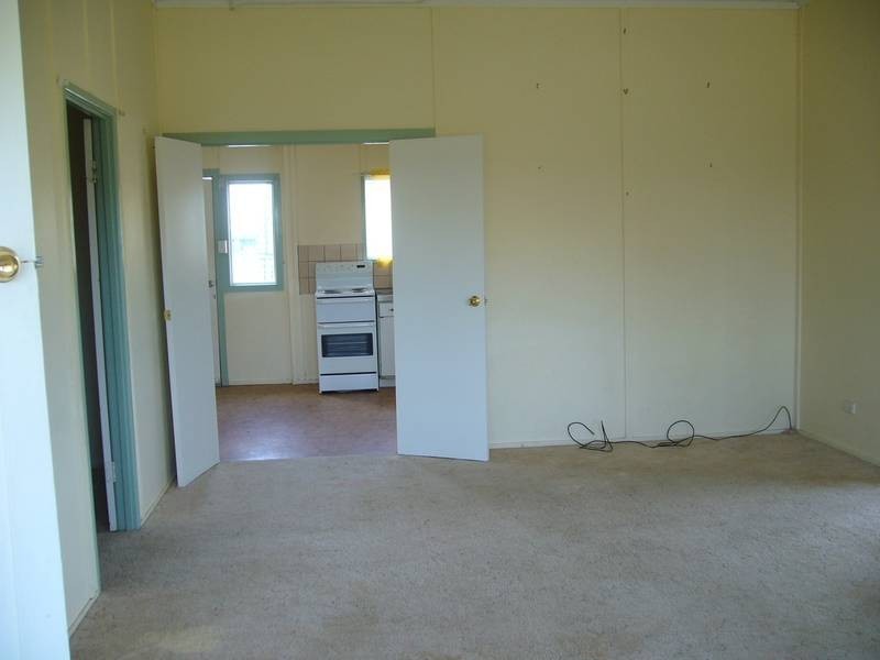 102 Orpen Street, Dalby QLD 4405