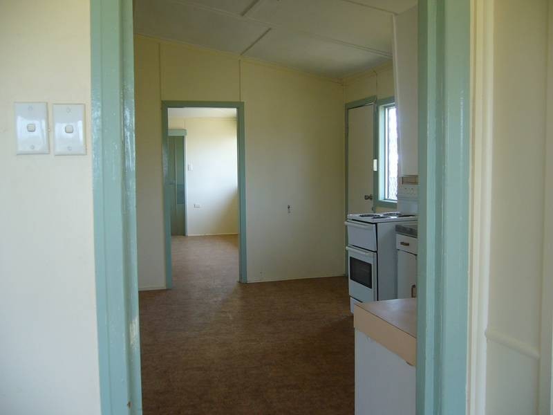 102 Orpen Street, Dalby QLD 4405