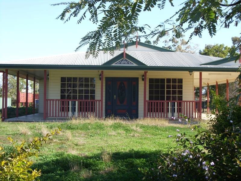 106 Moreton St, Dalby QLD 4405
