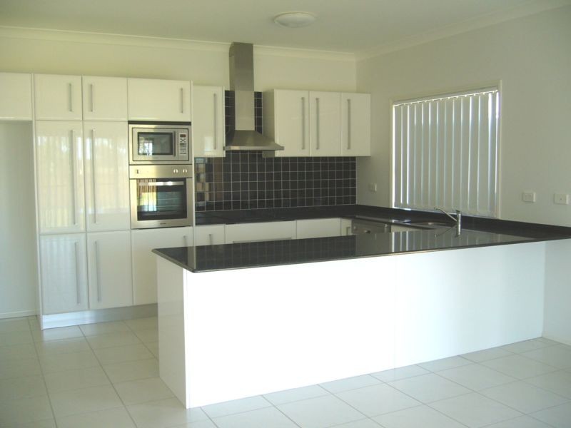 1 Leichhardt Av, Dalby QLD 4405