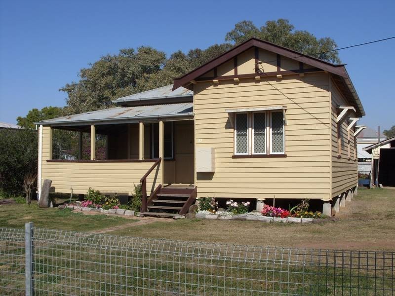 10 Bessie, Dalby QLD 4405