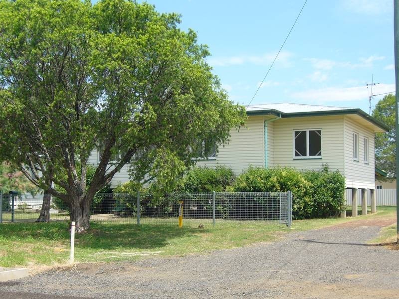10 Pratten Street, Dalby QLD 4405
