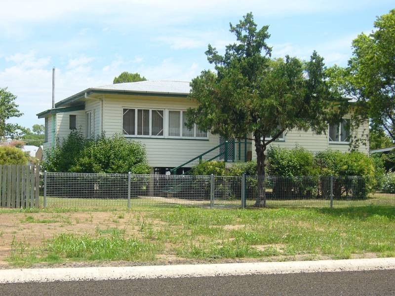 10 Pratten Street, Dalby QLD 4405